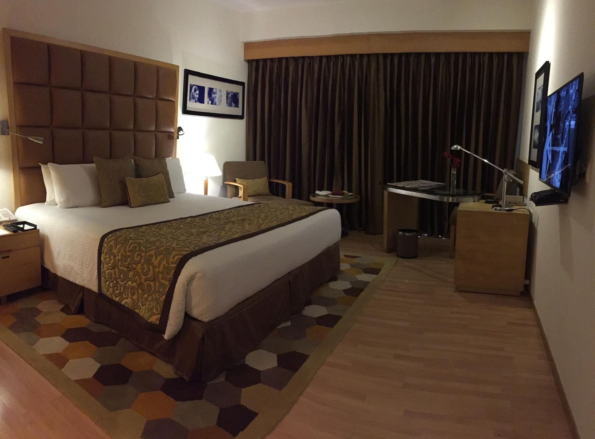 Taj Chandigarh Chandīgarh Exterior foto A room at the Taj Bengal