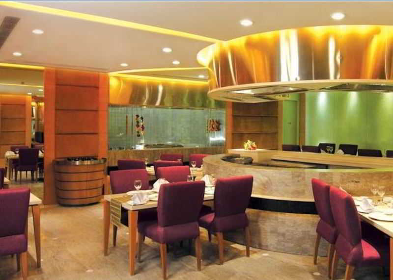 Taj Chandigarh Chandīgarh Exterior foto The restaurant