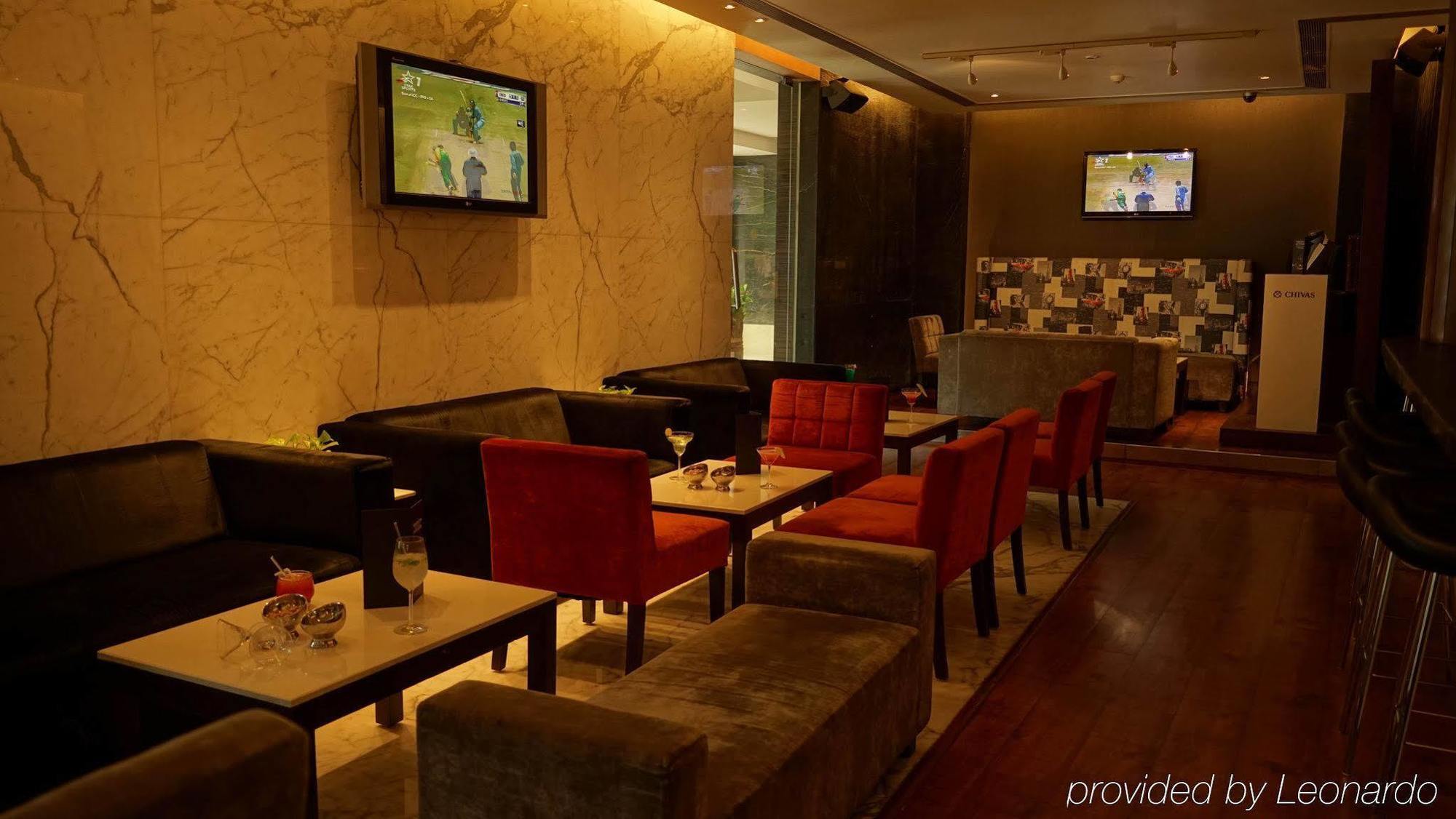 Taj Chandigarh Chandīgarh Exterior foto The lounge at the airport